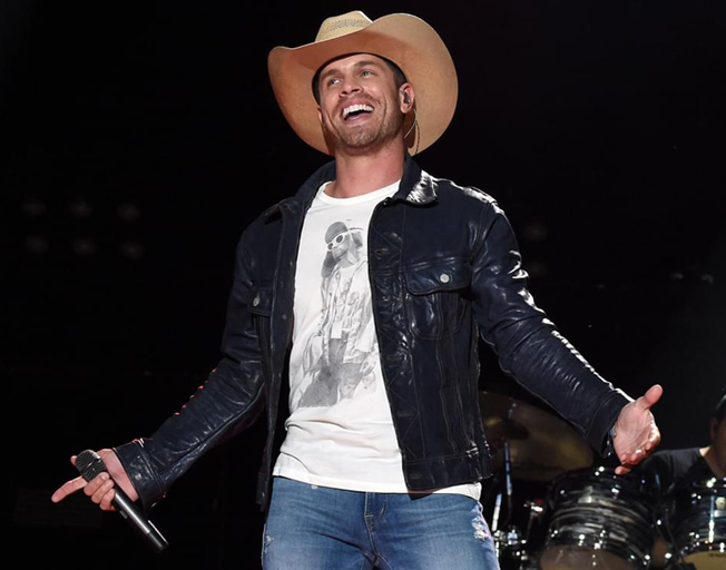Dustin Lynch is “Ridin’ Roads” at Number One