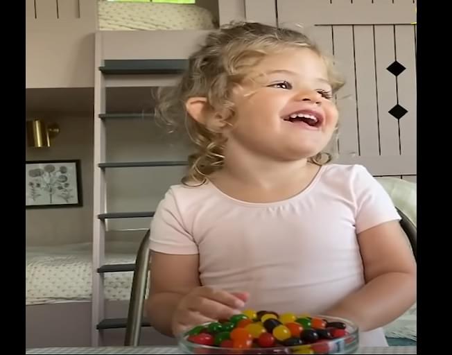 Thomas Rhett & Jason Aldean Give Their Adorable Kids The Hilarious “Toddler Challenge”