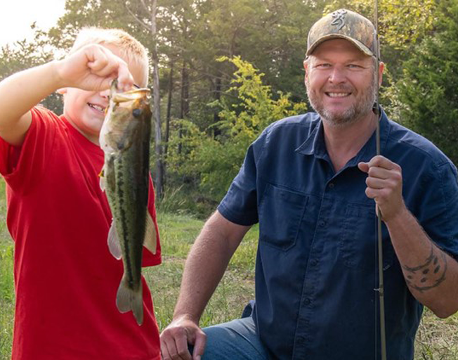Blake Shelton Takes Oklahoma Foster Children On A Fishing Trip