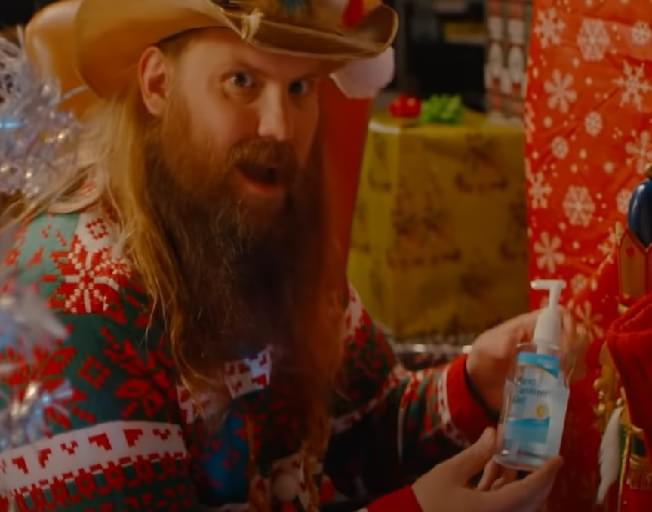 Chris Stapleton Wants Everyone To ‘Disinfect The Halls’ With New COVID Christmas Album On ‘Kimmel’