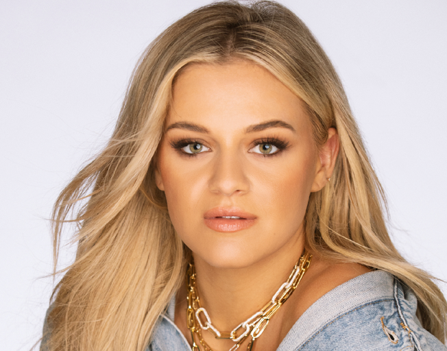 Watch: Kelsea Ballerini Hit in Face with Object While Performing in Idaho