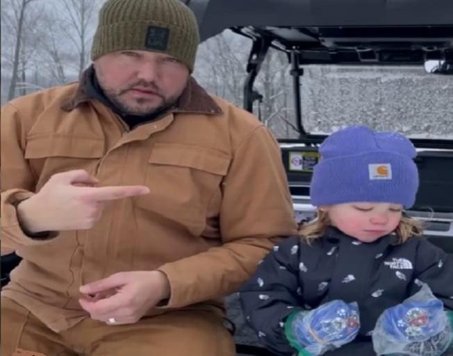 Jason Aldean Gets Creative To Let His Kids Play in the Snow Without Gloves [VIDEO]