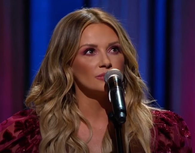 Carly Pearce Tributes Incredible New Song “Dear Miss Loretta” to Her Country Music Hero Loretta Lynn