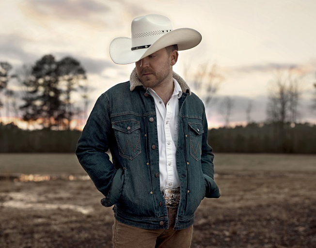 Justin Moore is Raising Three Tomboys and a Wild Child