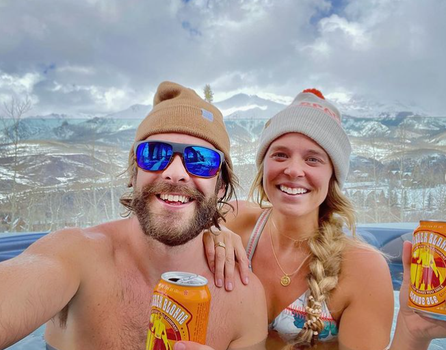 Thomas Rhett Celebrates Birthday with Family Ski Trip [PHOTOS]
