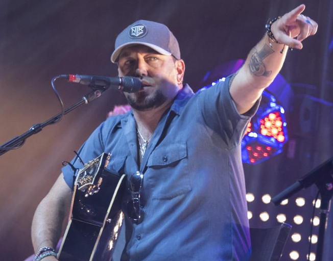 Jason Aldean “Blame It On You” for Another Number One