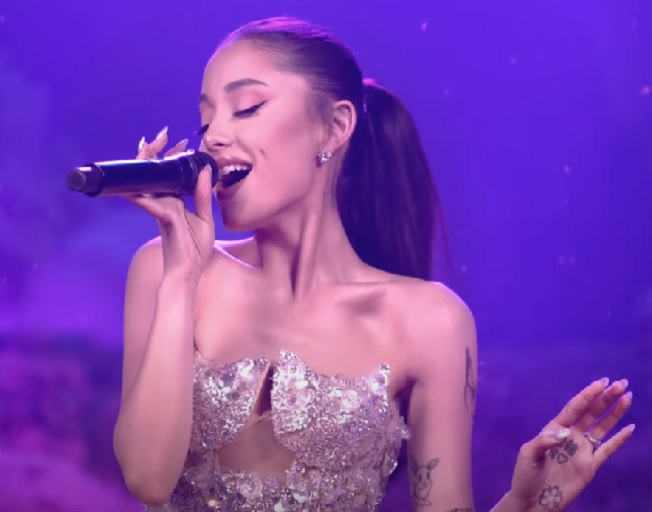 ‘The Voice’ Welcomes It’s Newest Coach, Ariana Grande, With Campfire Sing-A-Long