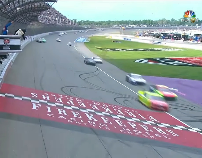 Ryan Blaney Wins and Kevin Harvick Clinches in NASCAR Race in Michigan [VIDEO]