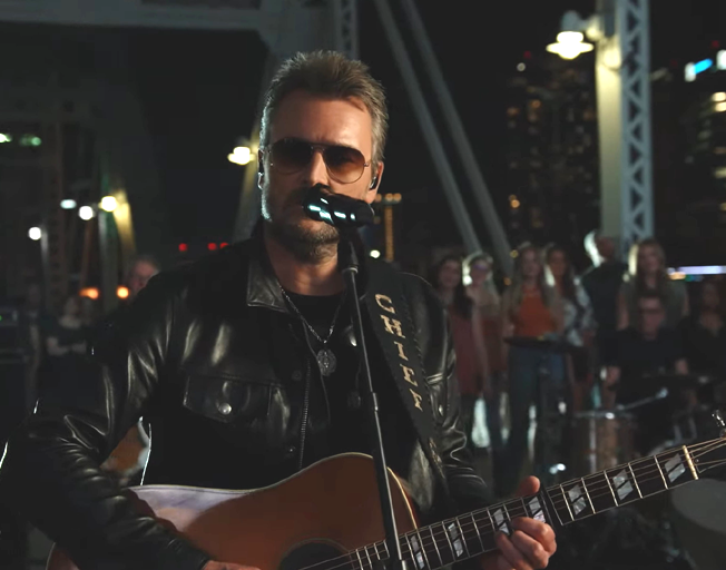 Eric Church Shuts Down Nashville’s Pedestrian Bridge for ‘CMA Summer Jam’ Performance [VIDEO]