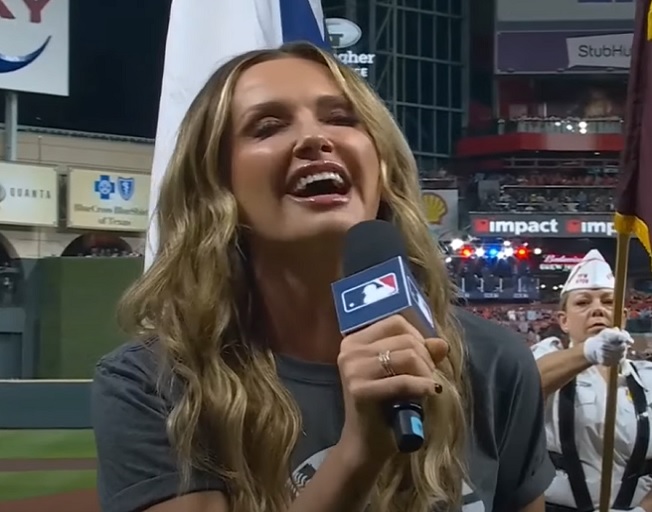 Carly Pearce Sang The National Anthem At Game Six Of 2021 World Series