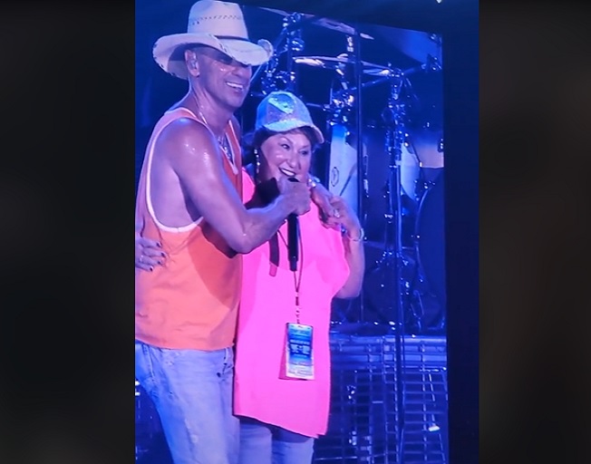 Kenny Chesney Brings His Mom Onstage to Sing With Him in Denver [WATCH]
