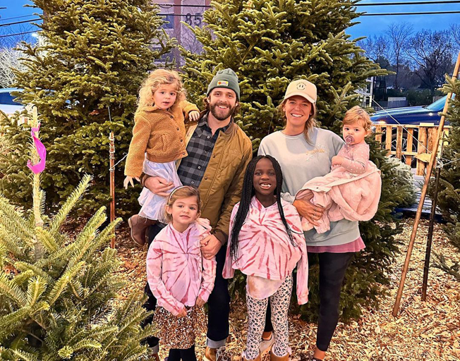 It’s Only Real Christmas Trees, and Lots of Them, for Thomas Rhett’s Family
