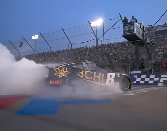 Kyle Busch Dominates and Wins in Overtime in Enjoy Illinois 300 [VIDEO]