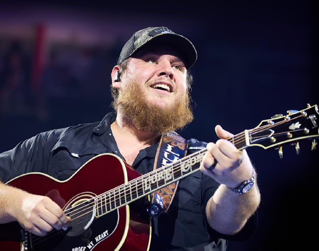 Luke Combs Tries to Think of Fans “First at Every Turn”
