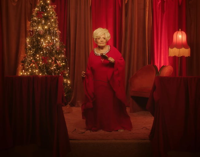 Brenda Lee’s “Rockin’ Around The Christmas Tree” Finally Hits No. 1 [VIDEO]