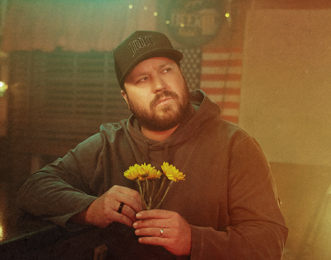 Mitchell Tenpenny Shares Story Behind New Song “Breaking My Heart”