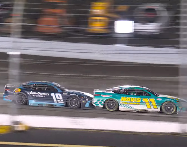 Hamlin Gets Win and Truex Gets Mad in NASCAR Race at Richmond [VIDEO]