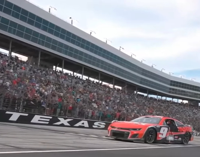 In Texas, Chase Elliott Finally Wins Again in NASCAR [VIDEO]