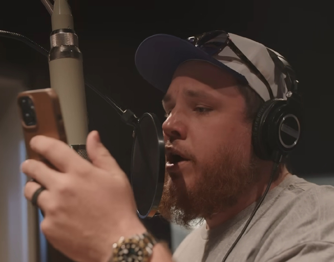 Luke Combs Teases New Song About Cherishing Moments With Your Kids – “Huntin’ By Yourself”