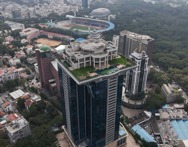 Is Building Mansions on Skyscrapers the New Thing for the Rich?