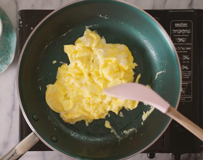 Cooking Hack: Add Seltzer Water to Your Scrambled Eggs