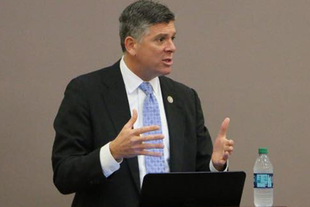LaHood leads effort for US to bid for 2026 World Cup