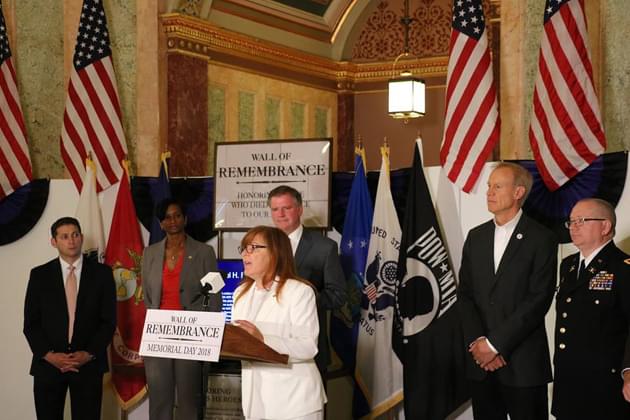 Wall of Remembrance honors fallen soldiers at Illinois capitol