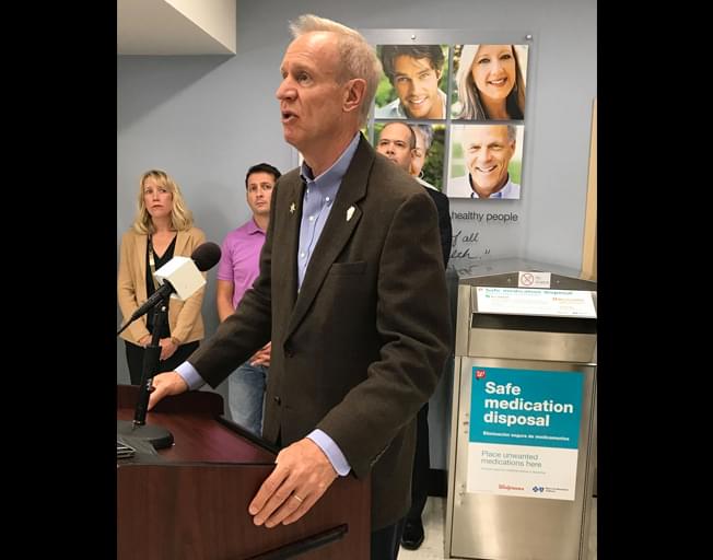 Rauner in Twin Cities sees opioid disposal program as lifesaver