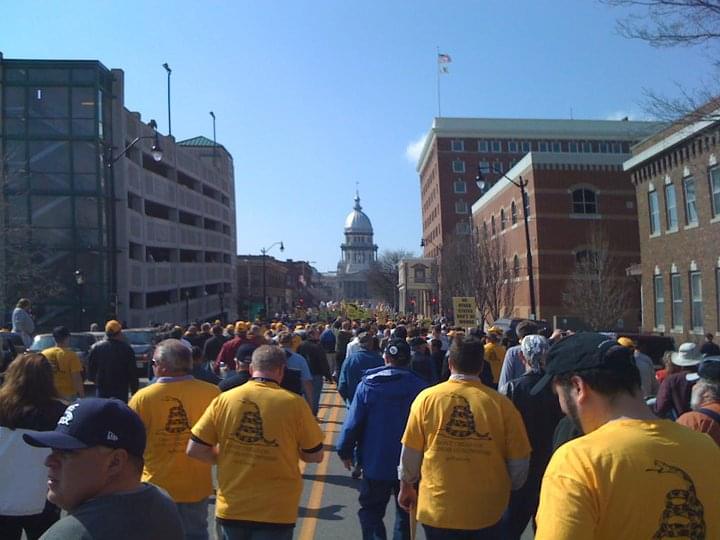 Thousands of gun owners rally in Springfield