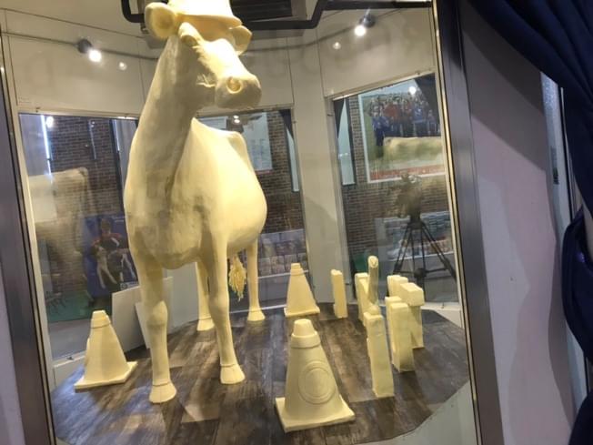 Butter cow unveiled at Illinois State Fair