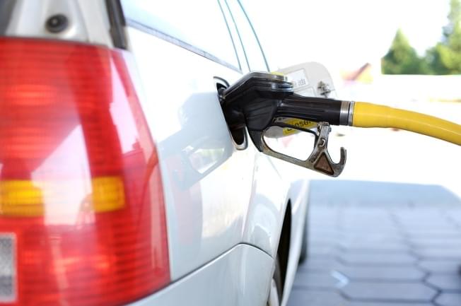 Illinois gas prices inch up over the past week