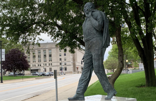 Capitol complex in Springfield is missing a statue