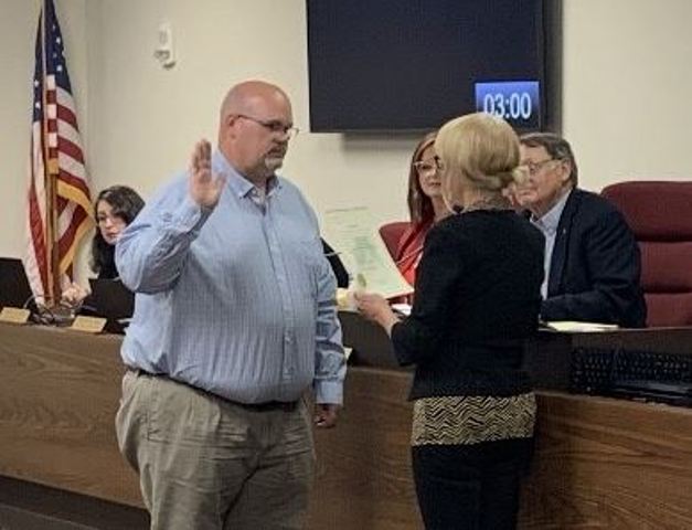 Labor leader sworn in as newest McLean County board member