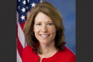 Congresswoman Bustos introduces new bill to lower vehicle emissions