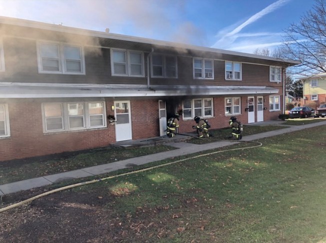 Bloomington apartment fire displaces four residents