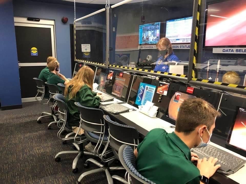 Students in central Illinois experience space through a simulate course