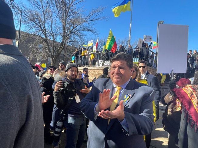 Governor speaks at Chicago peace rally for Ukraine