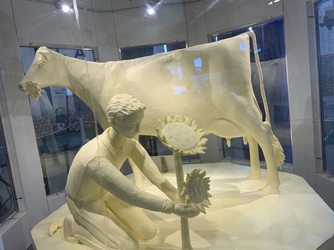 Butter cow unveiled at the Illinois State Fair
