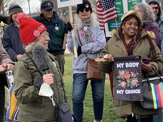 Opposite sides on abortion rally at the Illinois Capitol