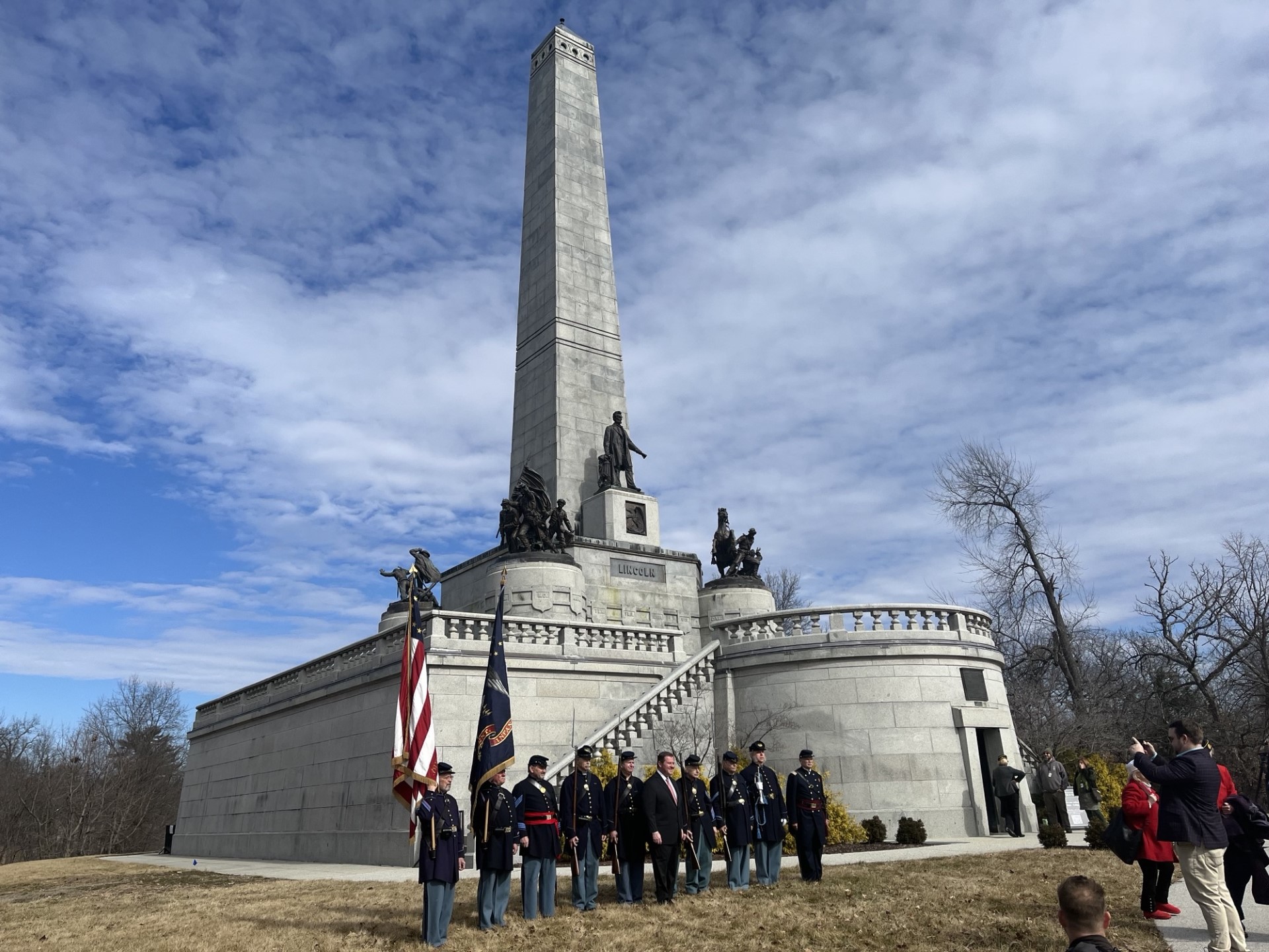American Legionnaires gather at Lincoln Tomb on President Lincoln’s 215th birthday