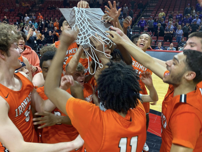 Normal Community boys basketball beats Downers Grove North in IHSA Super Sectionals