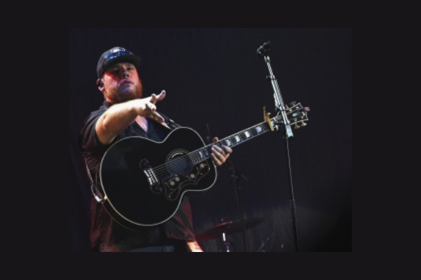 Luke Combs Makes a Beautiful Memory For A Young Fan [VIDEO]