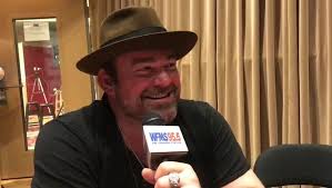 Lee Brice Is Feeling Good!