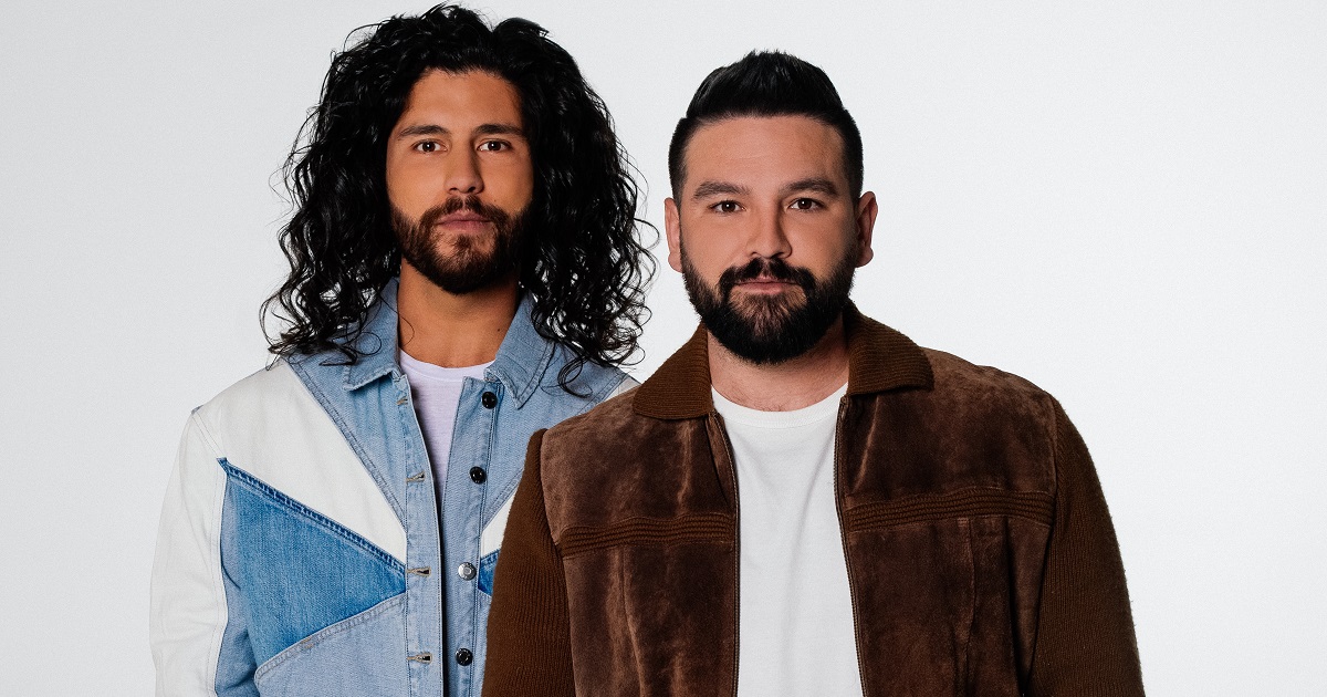 Dan + Shay Appear on The Voice as Team Blake Shelton Advisors