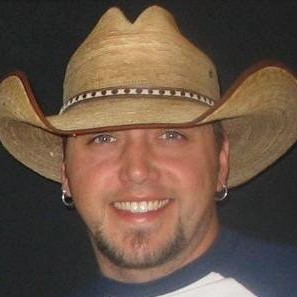 Jason Aldean Has How Many Hats?