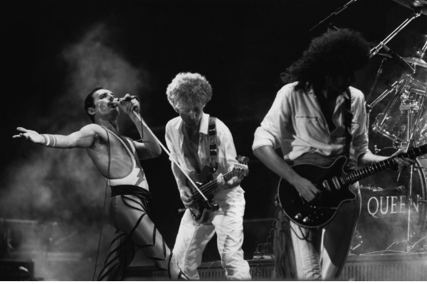 Queen’s “Bohemian Rhapsody” Video Has Over 1 Billion Views On Youtube!