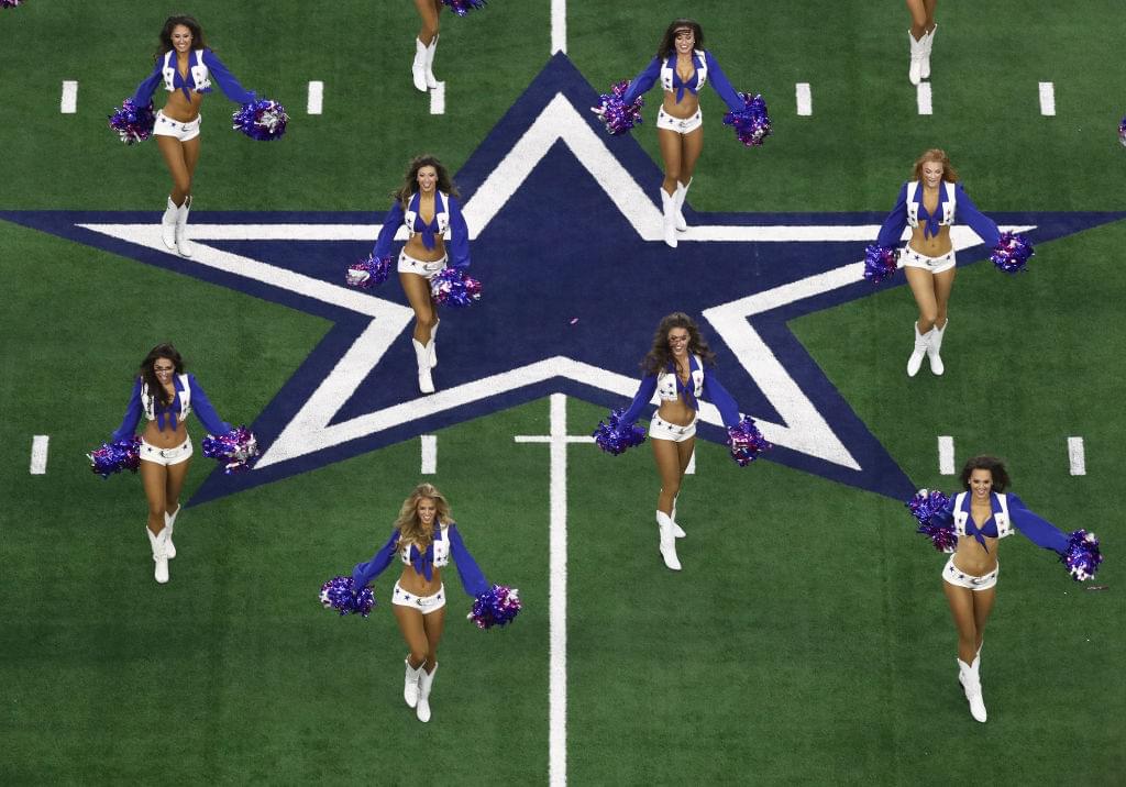 Dallas Cowboy Cheerleaders Join Queen On-Stage (See video here)