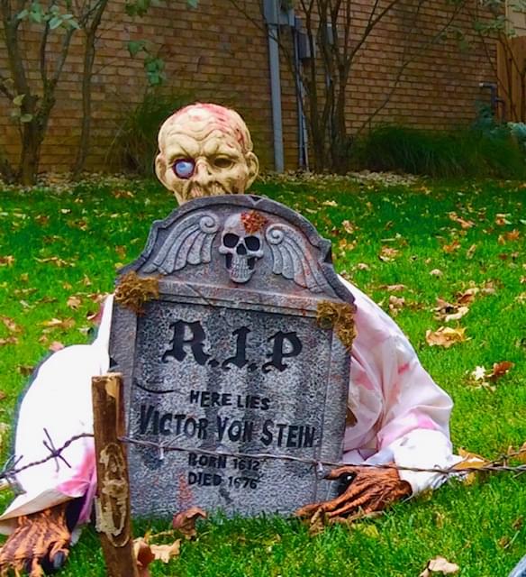Indy Family’s “Yard Haunt” Promises Scares During Food Drive!