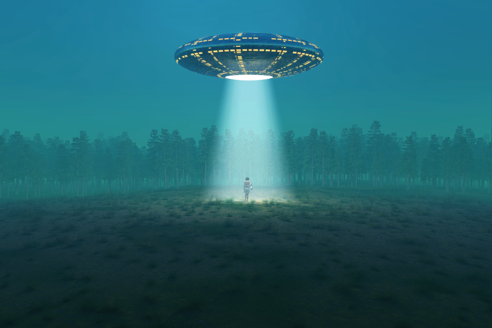 Goldie Hawn Says She Saw Aliens!
