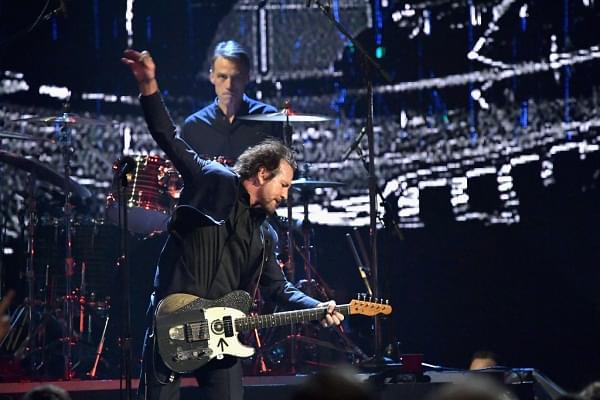 Pearl Jam Streams New Tune